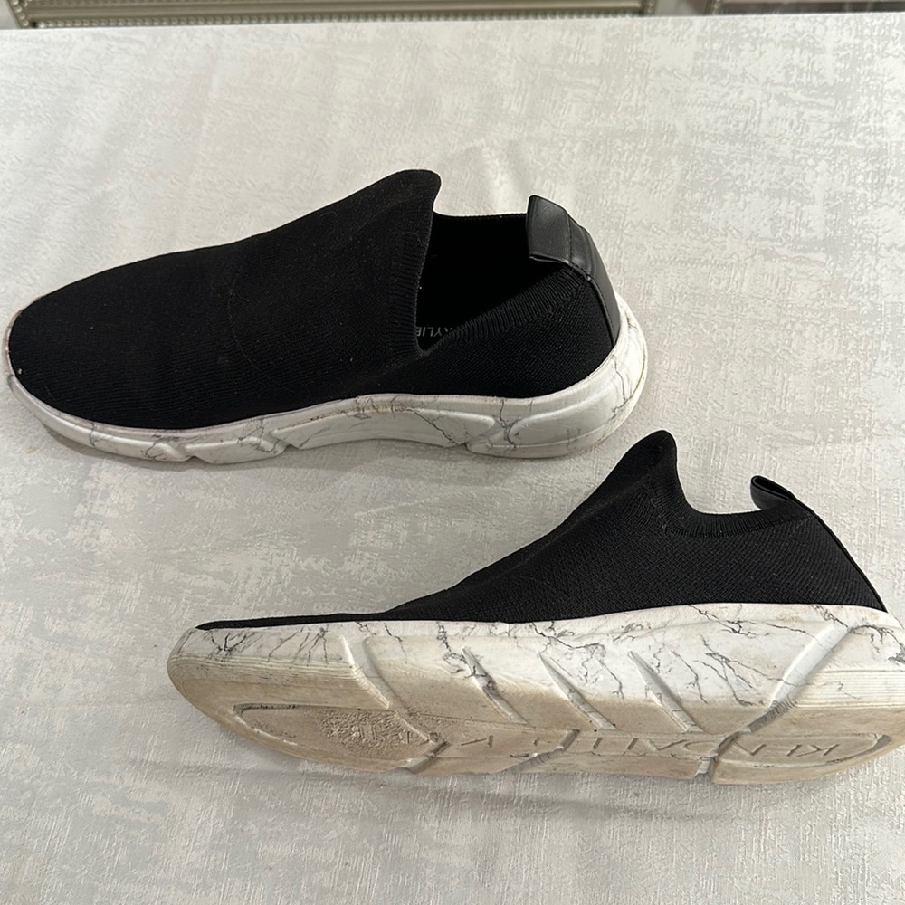 Kendall & Kylie sneakers!